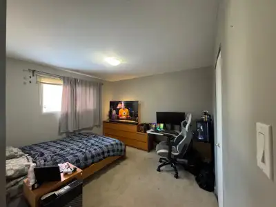 Master bedroom for rent in quiet neighborhood of Sherwood Park. $650 per month (includes utilities a...