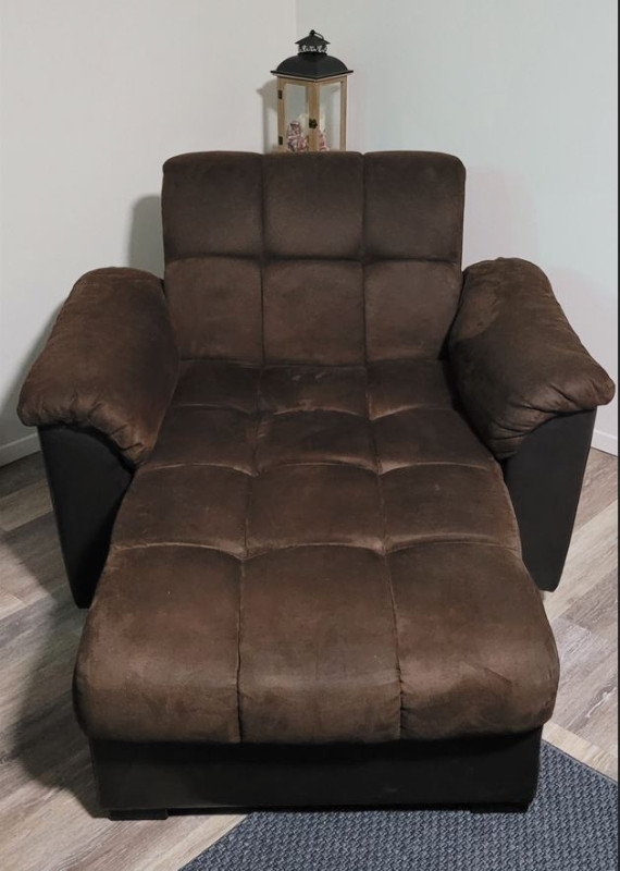 Chaise/Lounger with storage in Chairs & Recliners in Gatineau