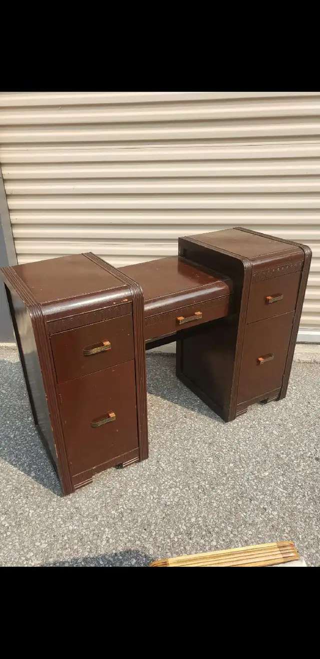 Art Deco Waterfall Vanity in Dressers & Wardrobes in City of Toronto - Image 2