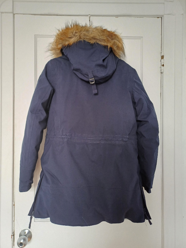 Manteau d’hiver dans Femmes - Hauts et vêtements d'extérieur  à Ville de Montréal - Image 2
