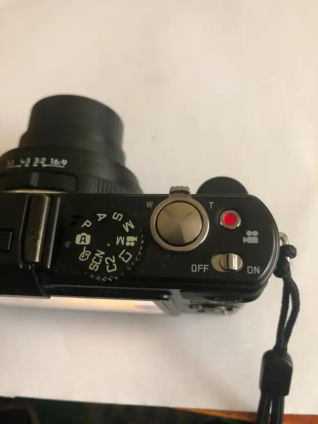 LEICA D-LUX 5 DIGITAL CAMERA in Cameras & Camcorders in City of Toronto - Image 7