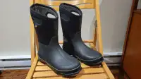 Winter/Snow boots BOGS barely used ! size 6