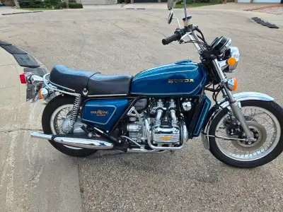 This 1st gen wing is in outstanding condition. The bike was bought new in Edmonton. Original conditi...