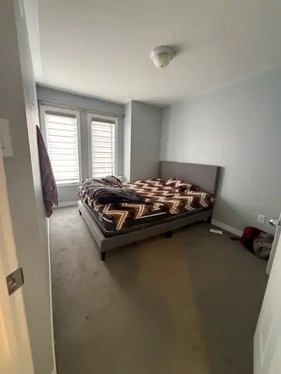 2 Rooms Available in a New Townhouse (Brampton) Spacious and well-maintained townhouse with 2 rooms...