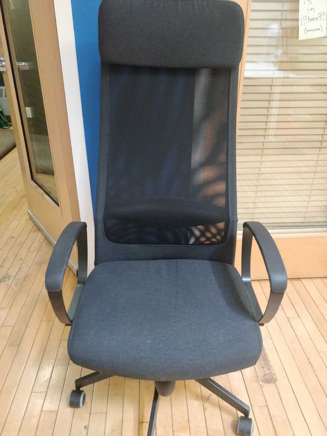 Office chair with tall mesh back  in Chairs & Recliners in City of Toronto - Image 2