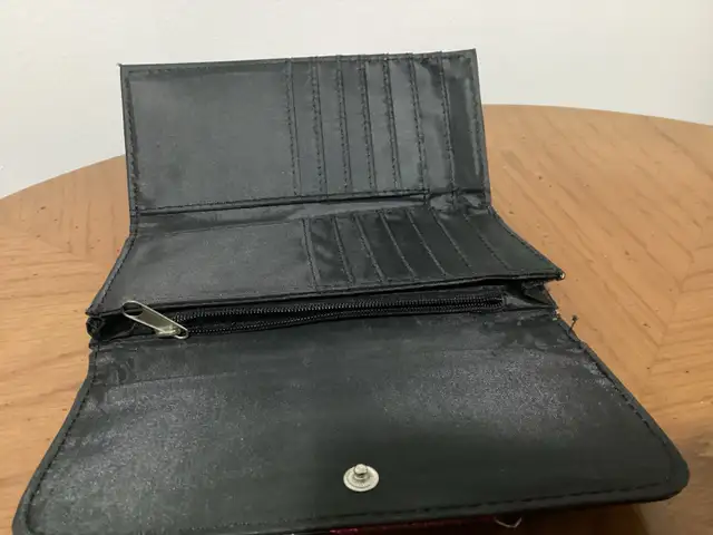 Tiger print Wallet in Bags & Luggage in Mississauga / Peel Region - Image 5