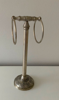 TOWEL STAND - Vintage Silver Stressed Look