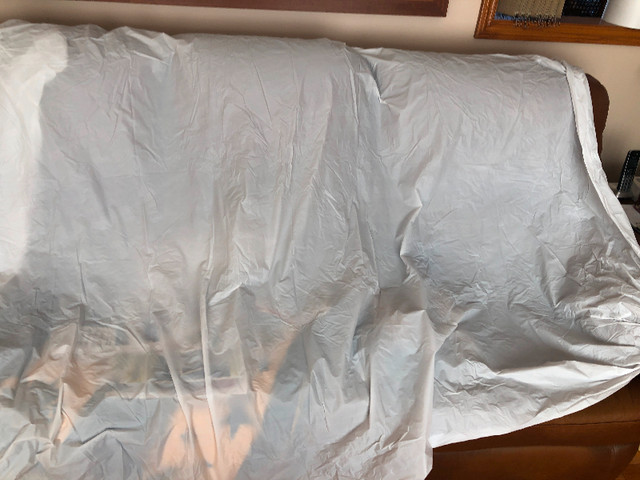 Double/full vinyl mattress protector in Bedding in Winnipeg