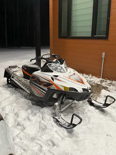 167 HP liquid cooled 800 CC 2-stroke high output engine, electronic fuel injection , electric starte...