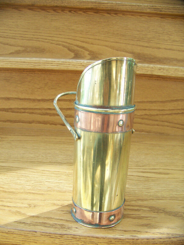 Brass and Copper Pencil or Match holder in Home Décor & Accents in Oakville / Halton Region - Image 2