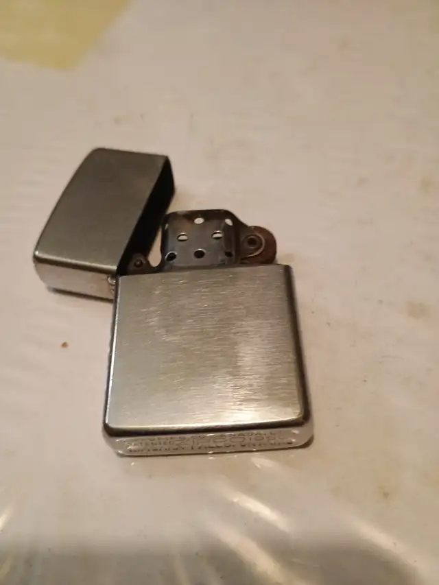 Very rare vintage 1950s Zippo in Arts & Collectibles in Kitchener / Waterloo - Image 2
