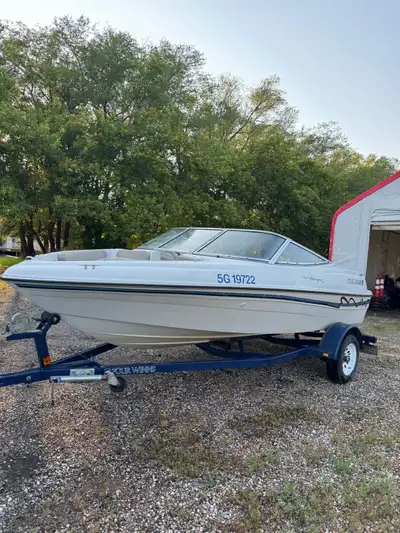 1999 Four Winns Horizon 170 and bunk trailer **Requires repair to starter mount- common issue with 4...