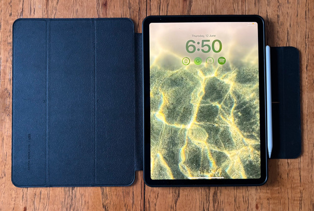 iPad Pro M1 128gb + case + Apple Pencil 2 in iPads & Tablets in Barrie - Image 3