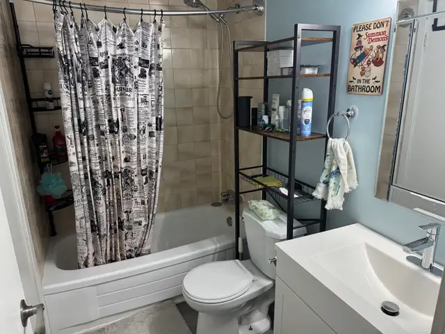 Looking for Roommate - St.Laurent area - Unfurnished Bedroom in Room Rentals & Roommates in Ottawa - Image 6