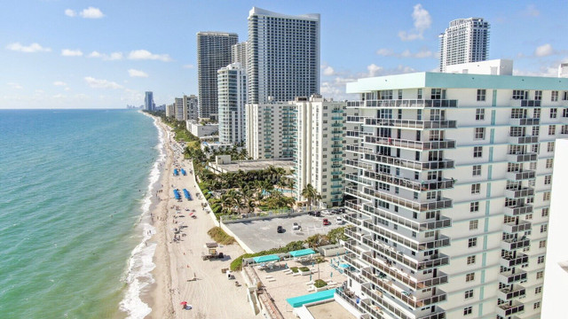 Luxury apartment at the beach - Hollywood Florida in Florida