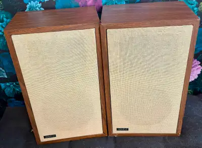 ✨Vintage pair of Advent/2Wbookshelf loudspeakers✨, View more