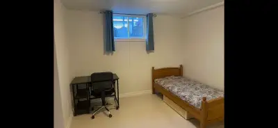 BRIGHT, PRIVATE, AND CLEAN ROOM FOR RENT NEAR ALGONQUIN COLLEDGE. QUIET AREA PRIVATE ENTRANCE. PREFE...