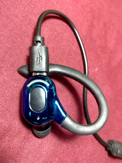 VAORLO M-F8 Bluetooth 5.2 Wireless Earphone with Ear Hook, View more