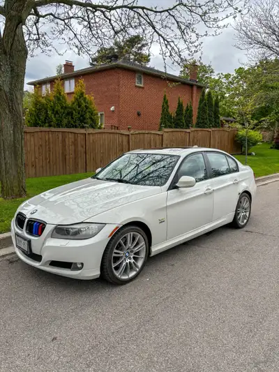 144,000 km. 2011 328 X Drive fully loaded with navigation Bluetooth audio system, hands-free sunroof...
