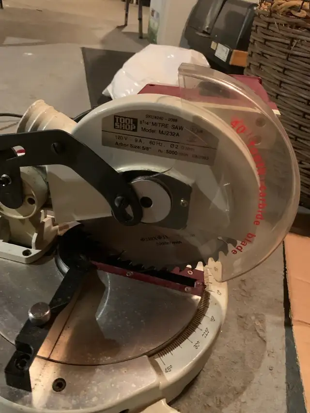 Miter saw  in Power Tools in City of Toronto - Image 2