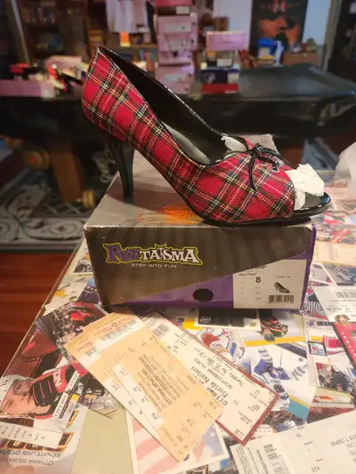 New in box Ladies shoes, multiple pairs, size 8, see descrip., View more