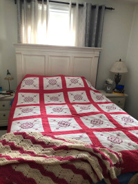 Quilt and crochet blanket 