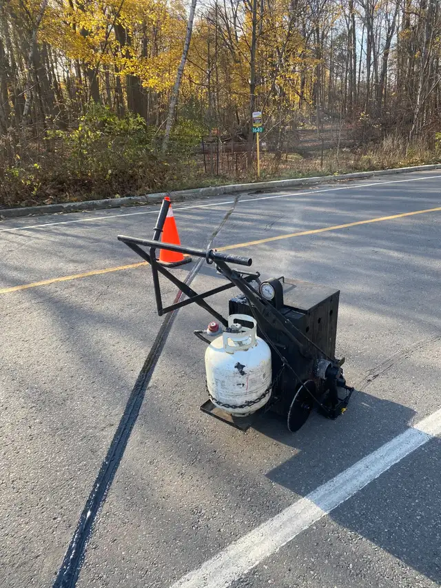 Asphalt Sealing, Parking Lot Sealing, Line Painting, Hot Asphalt in Interlock, Paving & Driveways in City of Toronto - Image 3