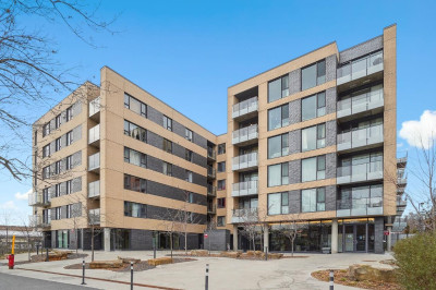 4 1/2 luxury condo, 5mins to green line prefontaine station