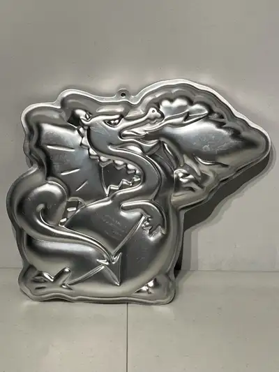 Vintage 1984 Dungeons & Dragons Mystical Dragon Wilton Cake Pan, View more