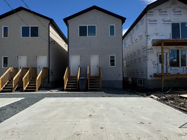 **Beautiful 3Bed 2.5Bath Duplex in Glenwood** in Long Term Rentals in Winnipeg - Image 24