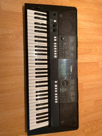 Yamaha Portable Digital Keyboard PSR E423