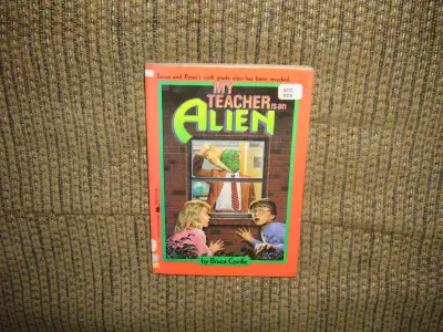 MY TEACHER IS AN ALIEN BY BRUCE COVILLE SCI FI PAPERBACK BOOK, View more