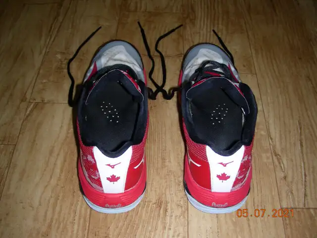 Mizuno Volleyball Shoes in Kids & Youth in Bathurst - Image 6