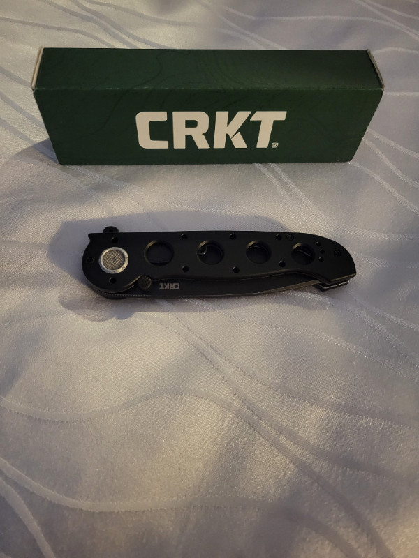 High end pocket knifes for sale/trade in Hand Tools in Markham / York Region - Image 3