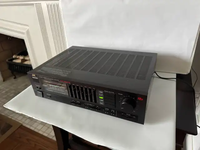 Vintage Super-A JVC A-X400 Stereo  Amplifier w  7-band Graphic in Stereo Systems & Home Theatre in City of Toronto - Image 7