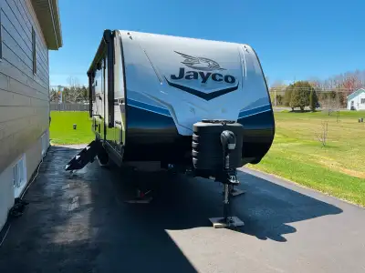 Nice travel trailer, 28’7’’, weighs 5,305lbs, 30 amp, sleeps 2-4. 1 slide-out driver side, 2 theater...