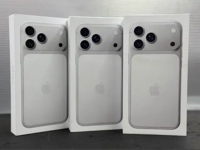 NEW iPhone 17 Pro Max 256GB Silver - Sealed + Apple Warranty in Cell Phones in City of Toronto - Image 3