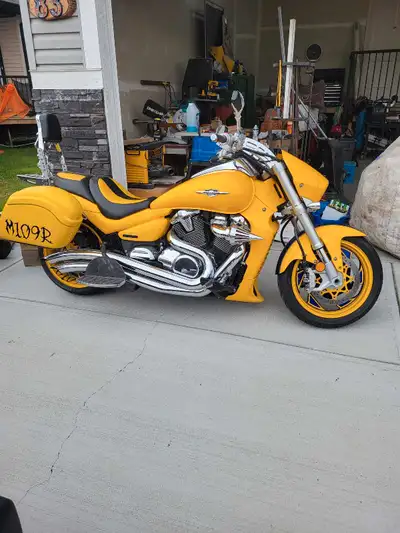 2008 Suzuki Boulevard M109r Limited Edition, 1800 cc, new Metzler tires front and back, F1 programme...