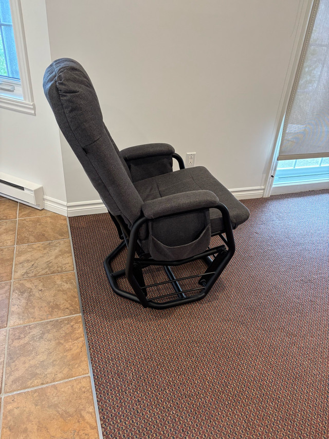 Chaise berçante et pivotante dans Chaises, Fauteuils inclinables  à Laurentides