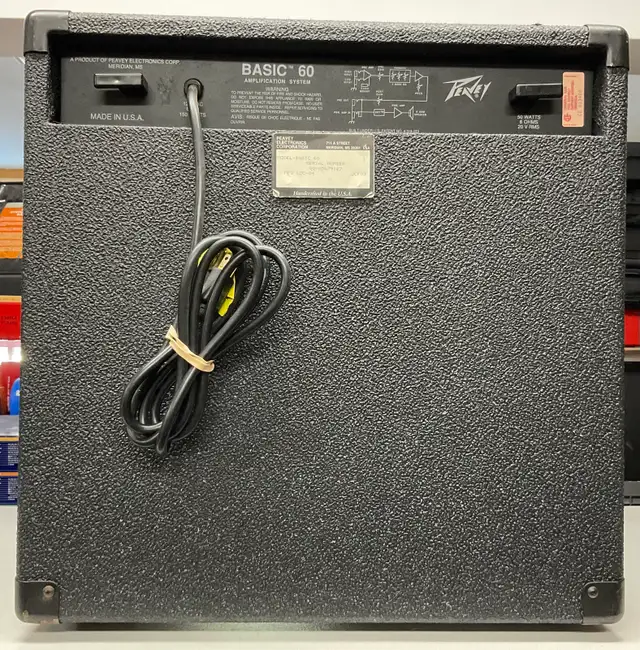 PEAVEY BASS BASIC 60 AMP GREAT COND in Amps & Pedals in North Bay - Image 4