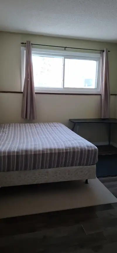 Regina South East University Park one bedroom available now