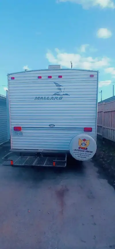 I'm selling a Mallard trailer in used condition, perfect for your next adventure! This cozy trailer...