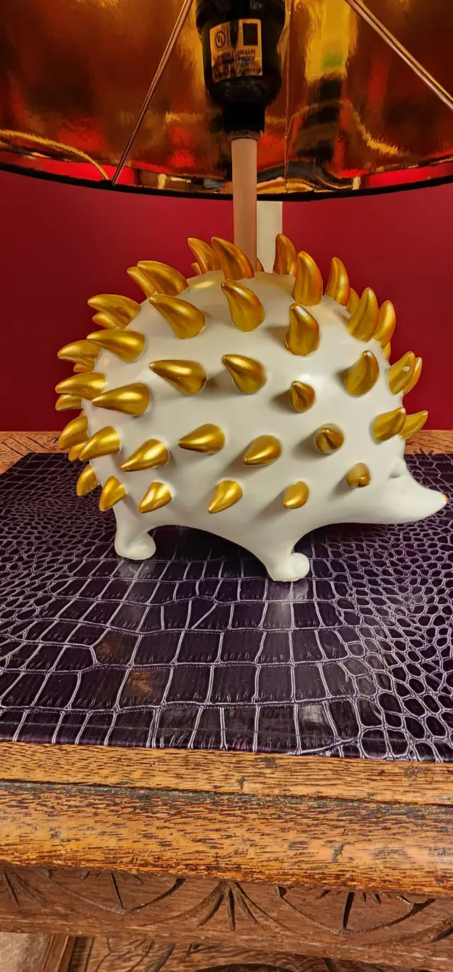 Beautiful New Hedge Hog Table Lamp 11in W x 18in Tall in Indoor Lighting & Fans in Edmonton - Image 6