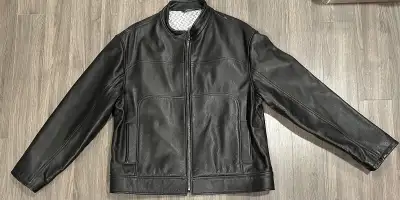 Manteau de cuir / leather jacket, View more
