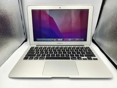 Apple Macbook Air i5, View more