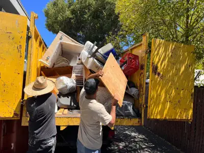 Professional junk hauling in Montreal: From homes to offices, we remove it all safely and responsibl...