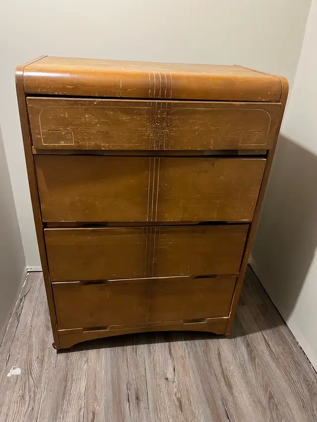 antique dresser in Dressers & Wardrobes in Edmonton - Image 3
