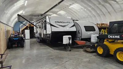 2018 Starcraft Avalon 27BHS – Family Bunkhouse Travel Trailer Looking to sell our well-maintained 20...