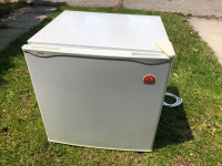 Igloo compact fridge
