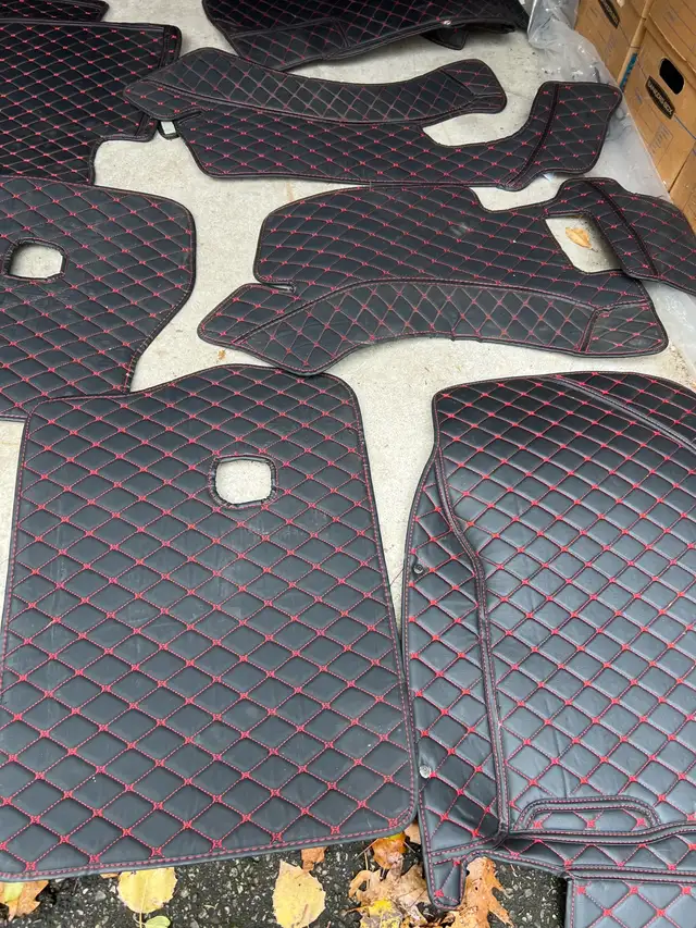 Leather Floor Mats (Santa Fe NEW) 2020-2025 in Other Parts & Accessories in Markham / York Region - Image 4